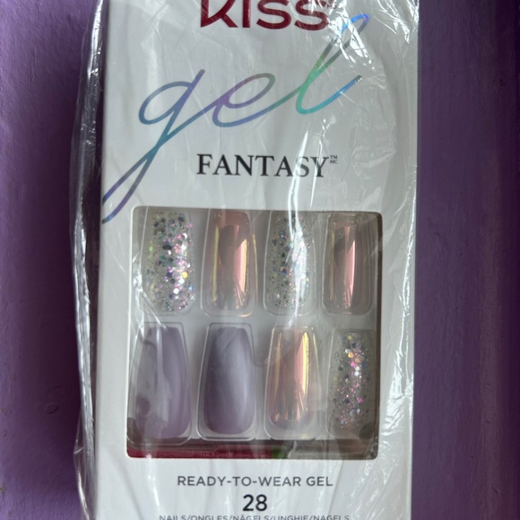 FREE SHIPPING KISS Gel Fantasy Nails - Picture 1 of 2